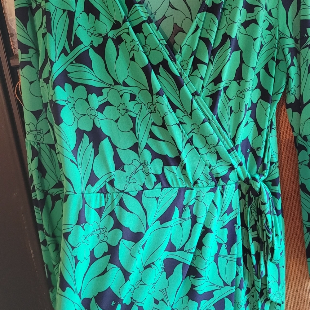 Floral Wrap Midi Dress in Green